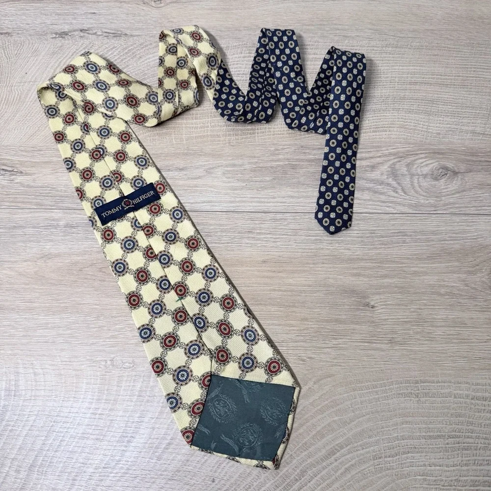 Tommy‎ Hilfiger Geometric Medallion Print Tie Yellow Blue Red Designer Vintage